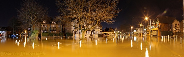 Datchet flooding at night 2014
